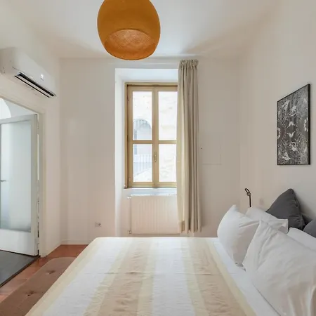 Iflat Monti Charming ローマ