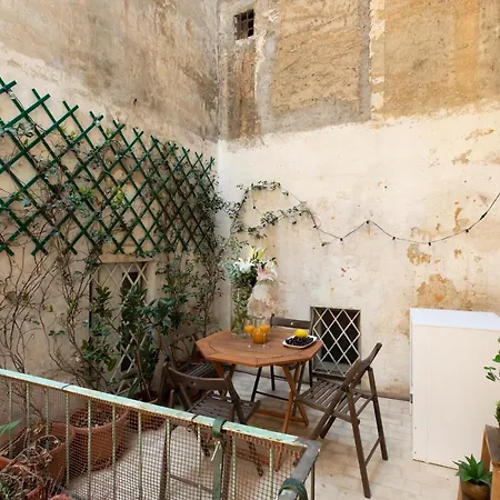 Iflat Monti Charming * ローマ